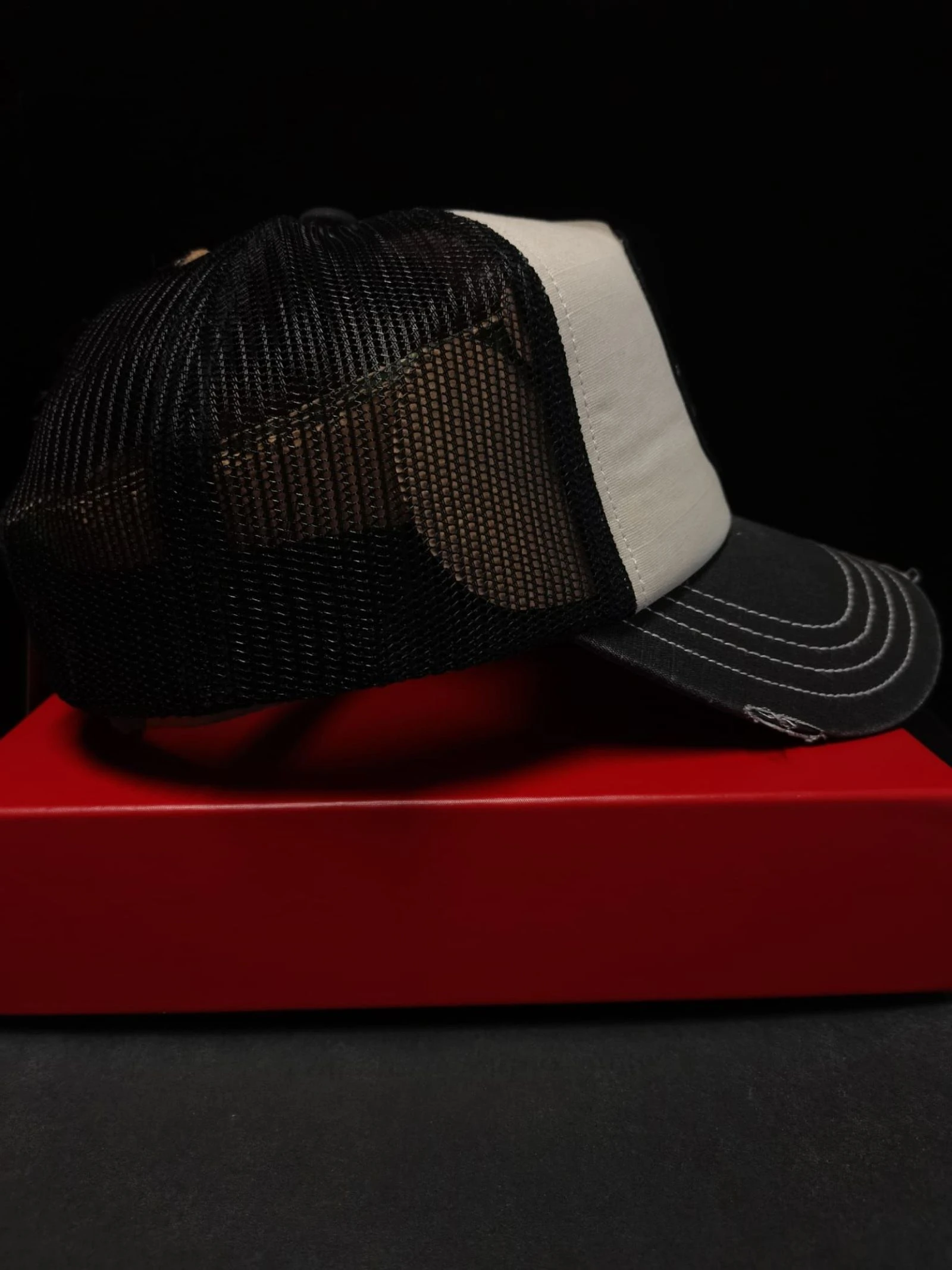 Von Ducht Cap – photo 4